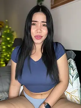 Snapshot of JazzieXo chatting on 12-14-24, 12:33 JazzieXo online show from 12-14-24, 12:33