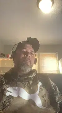 Snapshot of Cristian-Brayan chatting on 02-23-25, 02:04 Cristian-Brayan online show from 02-23-25, 02:04