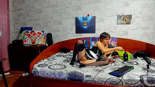 Snapshot of KagamiTayga chatting on 11-20-25, 02:45 KagamiTayga online show from 11-20-25, 02:45