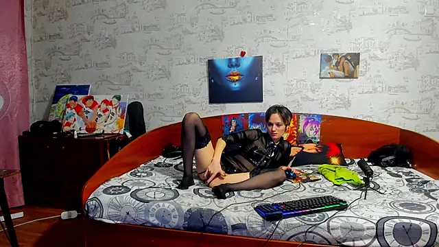 Snapshot of KagamiTayga chatting on 11-21-25, 02:43 KagamiTayga online show from 11-21-25, 02:43