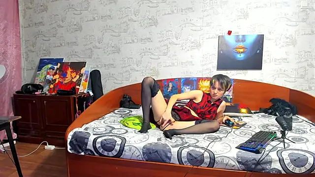 Snapshot of KagamiTayga chatting on 11-29-25, 02:47 KagamiTayga online show from 11-29-25, 02:47