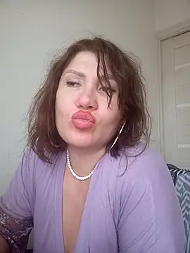 Snapshot of ROXOLANAA_SEXY chatting on 10-18-25, 12:39 ROXOLANAA SEXY online show from 10-18-25, 12:39