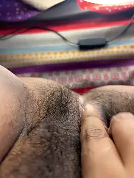 Snapshot of Sexyvarsha143 chatting on 03-18-26, 07:11 Sexyvarsha143 online show from 03-18-26, 07:11