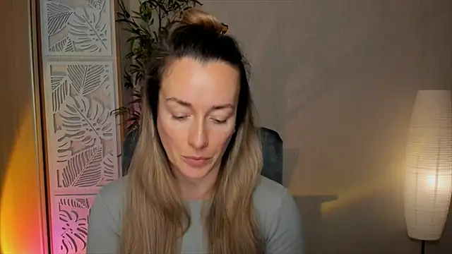 RebeccaMartinez online show from 02-25-26, 07:07