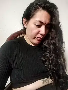 Snapshot of katha_steele_ chatting on 10-15-25, 01:55 katha steele online show from 10-15-25, 01:55