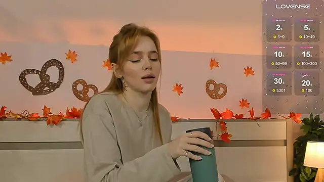 Snapshot of Phoenix_Margo chatting on 09-18-25, 03:08 Phoenix Margo online show from 09-18-25, 03:08