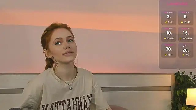 Snapshot of Phoenix_Margo chatting on 10-15-25, 03:17 Phoenix Margo online show from 10-15-25, 03:17