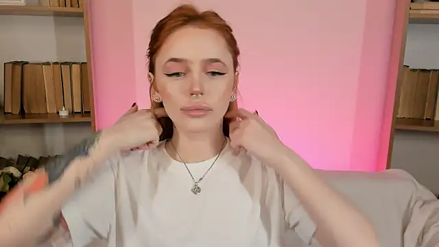 Snapshot of Phoenix_Margo chatting on 12-02-25, 03:34 Phoenix Margo online show from 12-02-25, 03:34