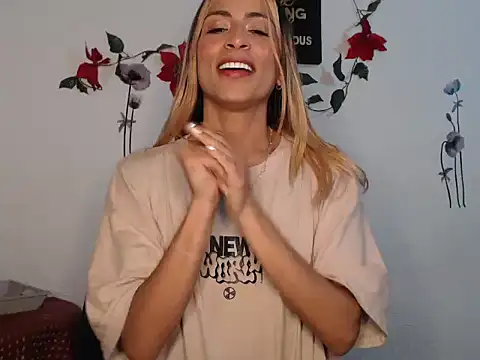 Snapshot of Liamiler01_ chatting on 12-20-24, 01:25 Liamiler01 online show from 12-20-24, 01:25