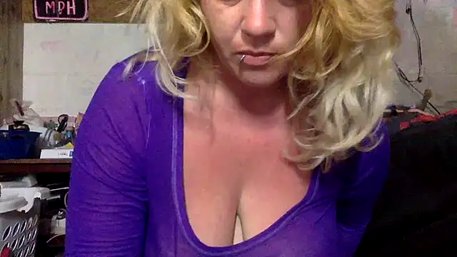TrashleyRosebud online show from 06-03-26, 08:14