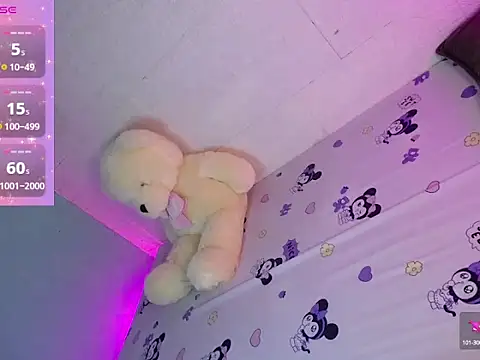 katie white online show from 10-06-25, 12:57