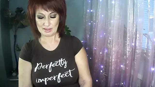 Snapshot of Faraira17 chatting on 10-20-25, 04:35 Faraira17 online show from 10-20-25, 04:35