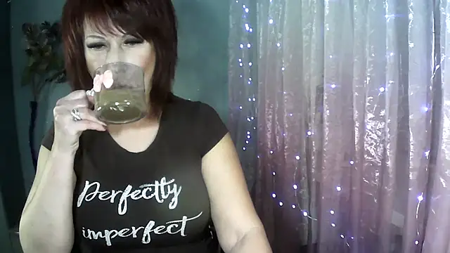 Snapshot of Faraira17 chatting on 11-28-25, 02:14 Faraira17 online show from 11-28-25, 02:14