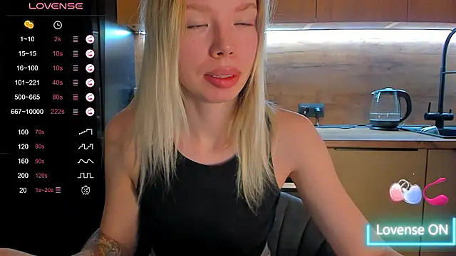 Snapshot of Olivia_Bells chatting on 02-21-26, 09:38 Olivia Bells online show from 02-21-26, 09:38