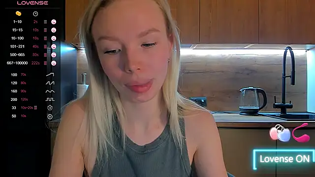 Snapshot of Olivia_Bells chatting on 04-15-26, 09:37 Olivia Bells online show from 04-15-26, 09:37