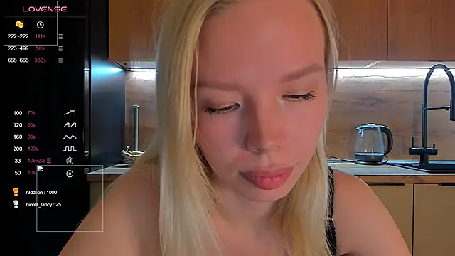 Snapshot of Olivia_Bells chatting on 05-03-26, 08:04 Olivia Bells online show from 05-03-26, 08:04