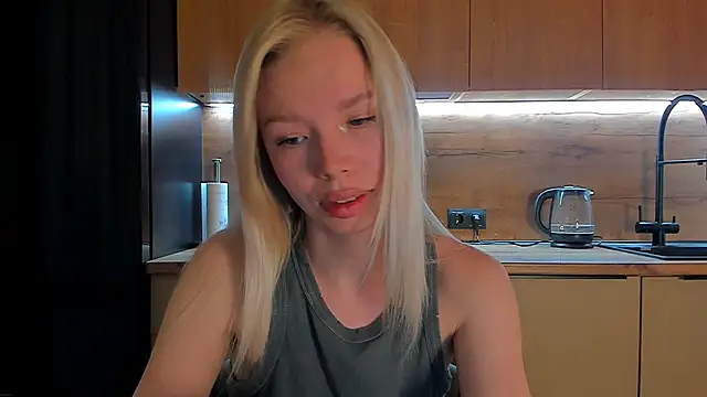 Snapshot of Olivia_Bells chatting on 05-07-26, 09:20 Olivia Bells online show from 05-07-26, 09:20