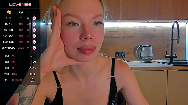 Snapshot of Olivia_Bells chatting on 05-21-26, 09:44 Olivia Bells online show from 05-21-26, 09:44
