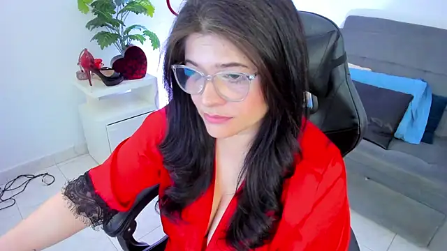 Snapshot of BellaFlaming chatting on 02-19-25, 12:33 BellaFlaming online show from 02-19-25, 12:33