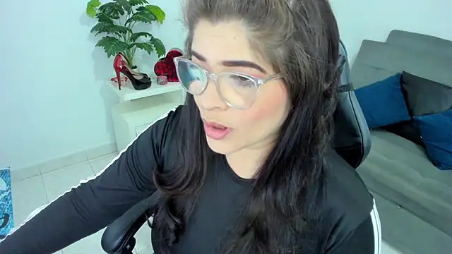 Snapshot of BellaFlaming chatting on 03-20-25, 10:10 BellaFlaming online show from 03-20-25, 10:10