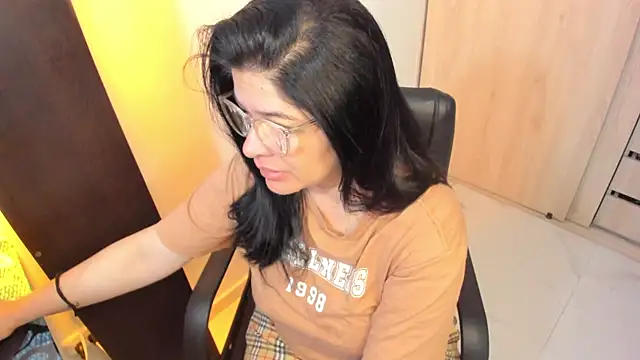 BellaFlaming online show from 05-27-26, 10:12