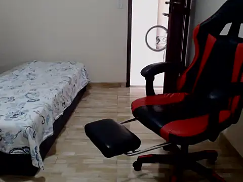 Snapshot of -Marivalda- chatting on 02-05-25, 07:31 -Marivalda- online show from 02-05-25, 07:31