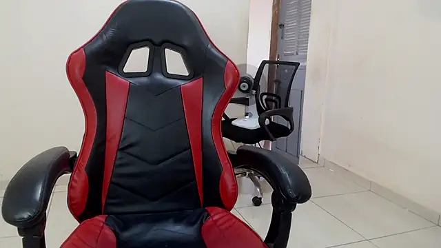 Snapshot of -Marivalda- chatting on 10-15-25, 10:37 -Marivalda- online show from 10-15-25, 10:37