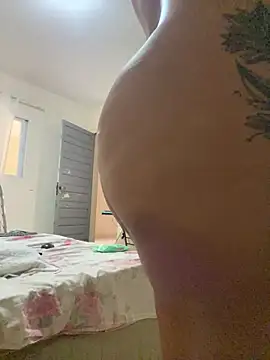 Snapshot of -Marivalda- chatting on 11-27-25, 10:50 -Marivalda- online show from 11-27-25, 10:50