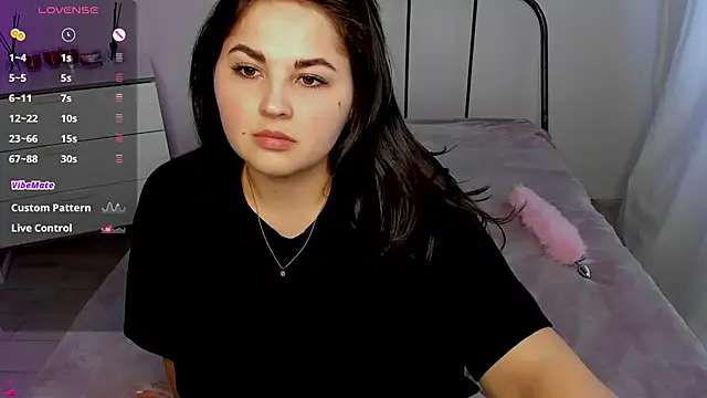 Snapshot of Talla_a chatting on 06-25-26, 12:31 Talla a online show from 06-25-26, 12:31