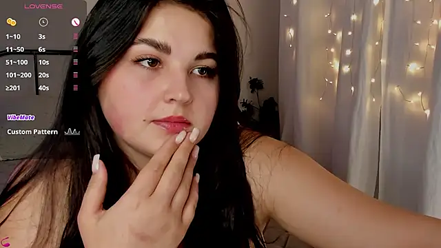 Snapshot of Talla_a chatting on 07-28-26, 06:20 Talla a online show from 07-28-26, 06:20