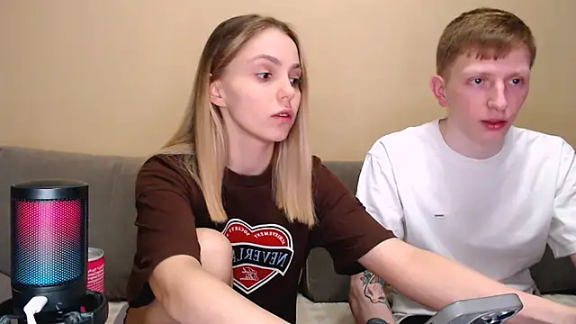 juliaanddima online show from 03-24-26, 10:48