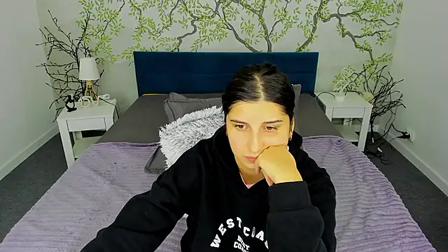 Snapshot of Linda_EX chatting on 12-05-24, 02:33 Linda EX online show from 12-05-24, 02:33