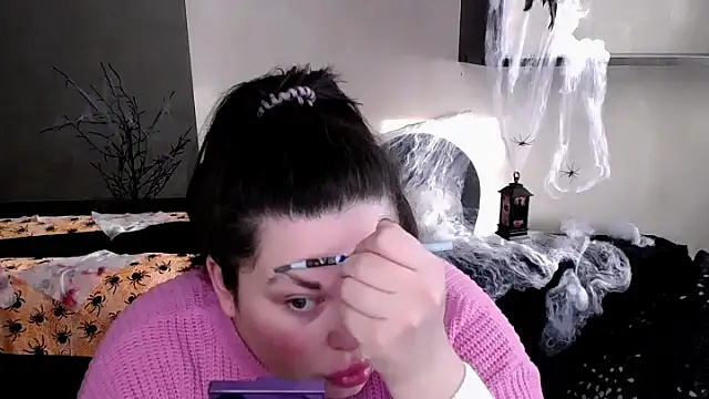 Emily Mo online show from 10-30-25, 06:26