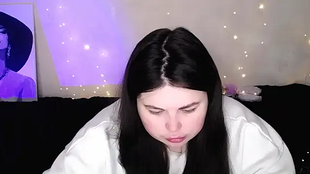 Emily Mo online show from 02-24-26, 06:44