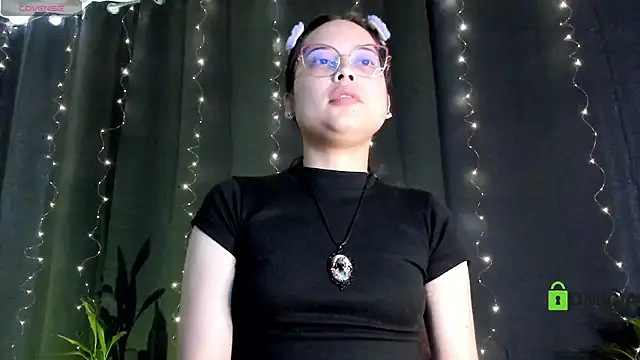 Snapshot of shantalc3rezo chatting on 01-15-25, 08:16 shantalc3rezo online show from 01-15-25, 08:16
