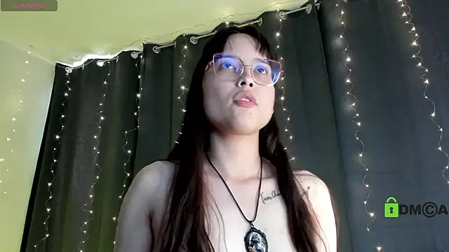 Snapshot of shantalc3rezo chatting on 01-17-25, 08:33 shantalc3rezo online show from 01-17-25, 08:33