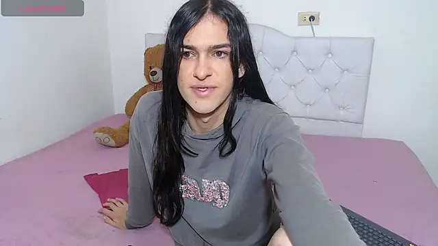 Snapshot of sweet1Girl chatting on 06-17-26, 12:07 sweet1Girl online show from 06-17-26, 12:07