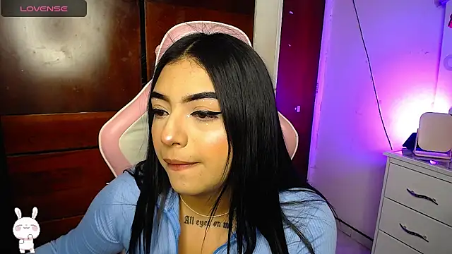 Snapshot of eva_six chatting on 12-03-24, 11:35 eva six online show from 12-03-24, 11:35