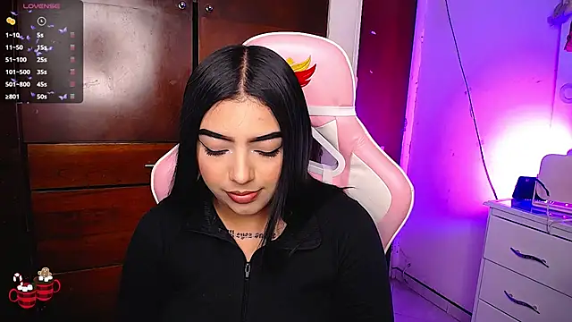 Snapshot of eva_six chatting on 12-19-24, 07:51 eva six online show from 12-19-24, 07:51