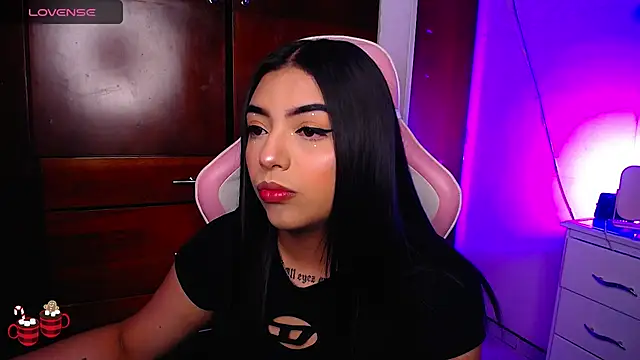 Snapshot of eva_six chatting on 12-27-24, 08:07 eva six online show from 12-27-24, 08:07