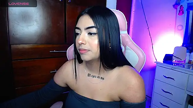 Snapshot of eva_six chatting on 02-18-25, 10:36 eva six online show from 02-18-25, 10:36