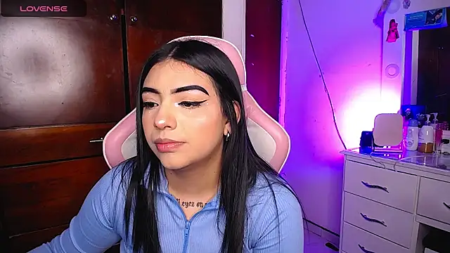 Snapshot of eva_six chatting on 03-05-25, 06:23 eva six online show from 03-05-25, 06:23