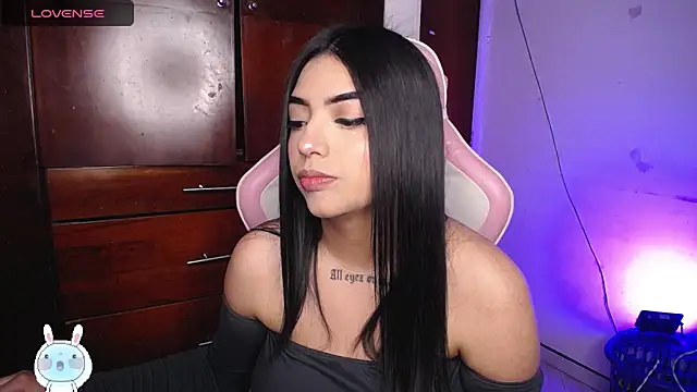 Snapshot of eva_six chatting on 09-14-25, 05:34 eva six online show from 09-14-25, 05:34