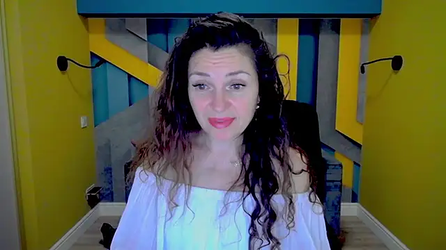 Snapshot of EllaLong chatting on 12-03-24, 12:27 EllaLong online show from 12-03-24, 12:27