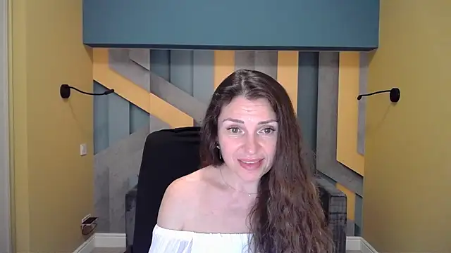 Snapshot of EllaLong chatting on 01-07-25, 03:33 EllaLong online show from 01-07-25, 03:33