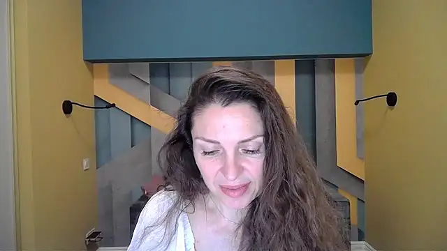 Snapshot of EllaLong chatting on 01-08-25, 12:26 EllaLong online show from 01-08-25, 12:26
