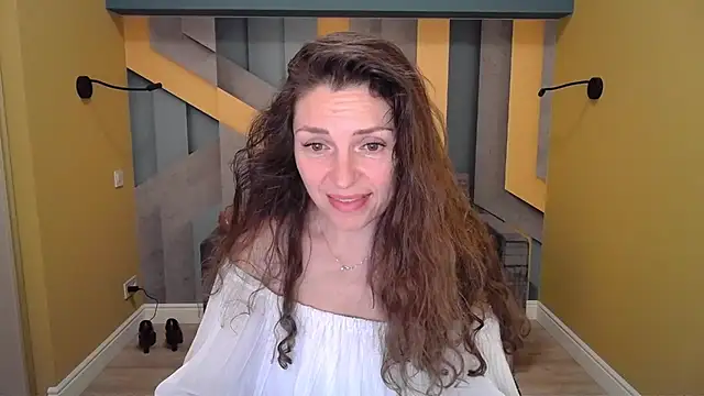 Snapshot of EllaLong chatting on 01-14-25, 12:45 EllaLong online show from 01-14-25, 12:45