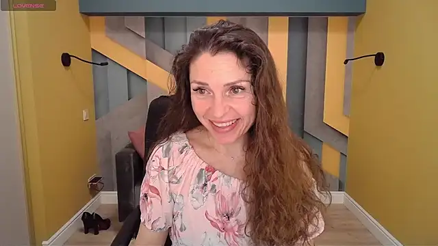 Snapshot of EllaLong chatting on 01-28-25, 01:38 EllaLong online show from 01-28-25, 01:38