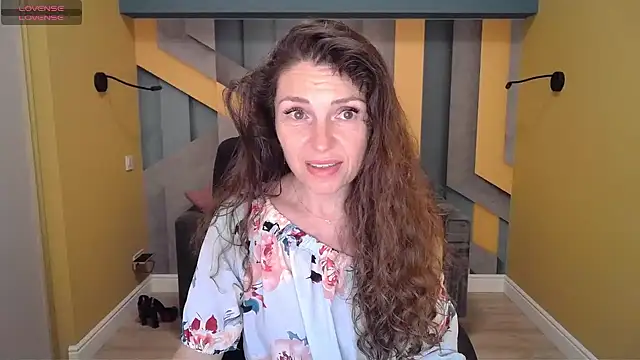 Snapshot of EllaLong chatting on 02-01-25, 12:58 EllaLong online show from 02-01-25, 12:58