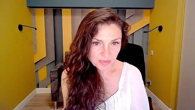 Snapshot of EllaLong chatting on 02-21-25, 03:32 EllaLong online show from 02-21-25, 03:32